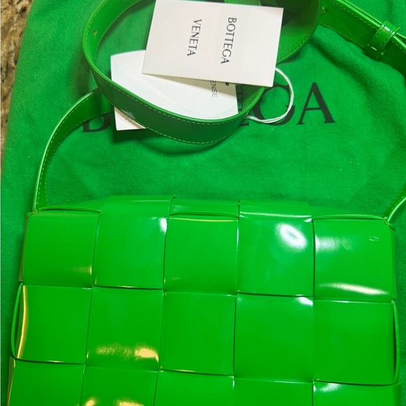 Bottega Veneta Patent Cassette Crossbody BNWT - Picture 5 of 12